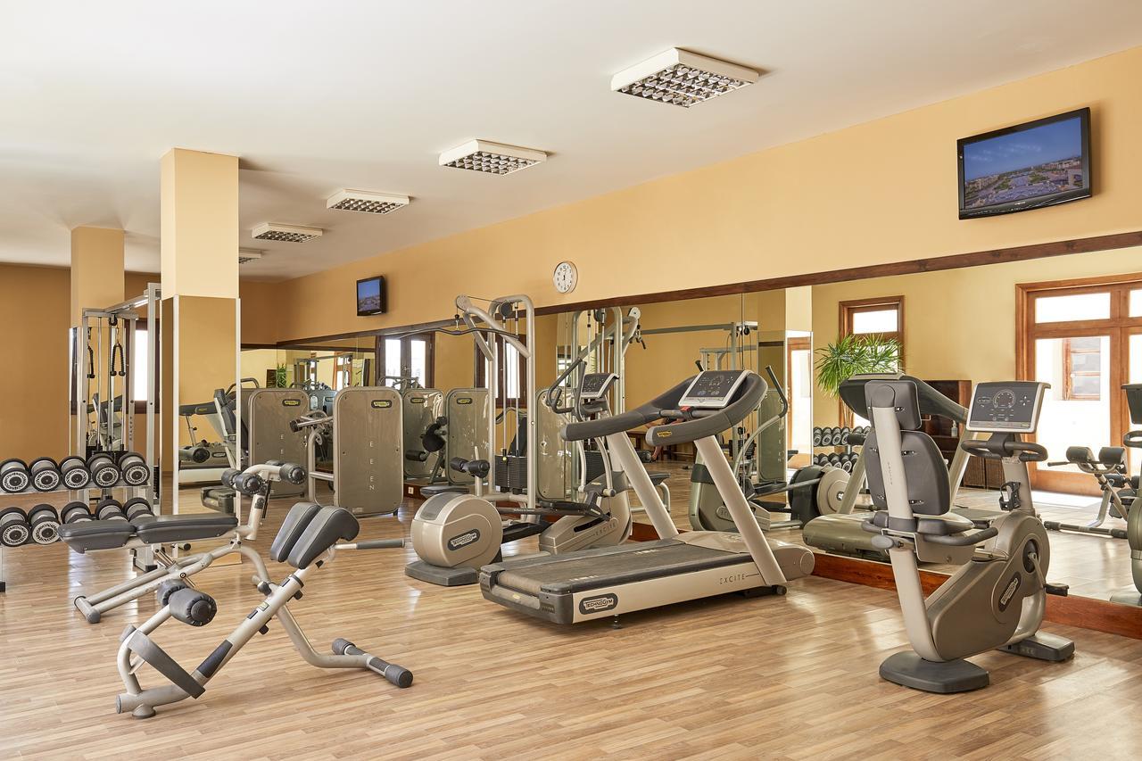 Jaz Mirabel Resort Sharm El Sheikk Exterior foto A gym in a hotel