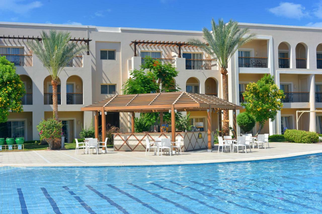 Jaz Mirabel Resort Sharm El Sheikk Exterior foto The swimming pool at the hotel