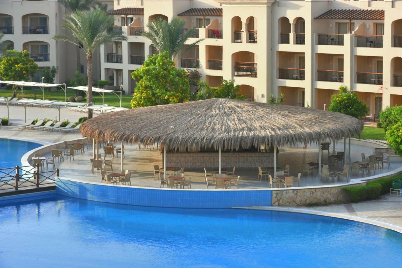 Jaz Mirabel Resort Sharm El Sheikk Exterior foto The swimming pool at the Hilton Sharm El Sheikh